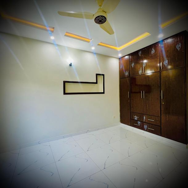 Top Location 10 Marla House Available For Sale In Bahria Town Rawalpindi-8