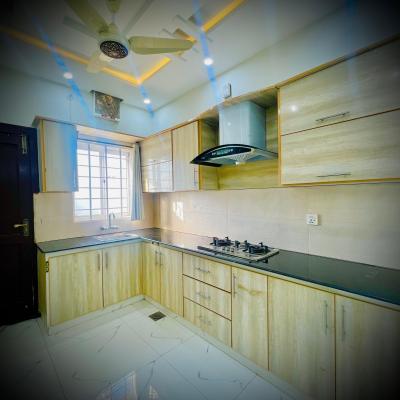 Top Location 10 Marla House Available For Sale In Bahria Town Rawalpindi