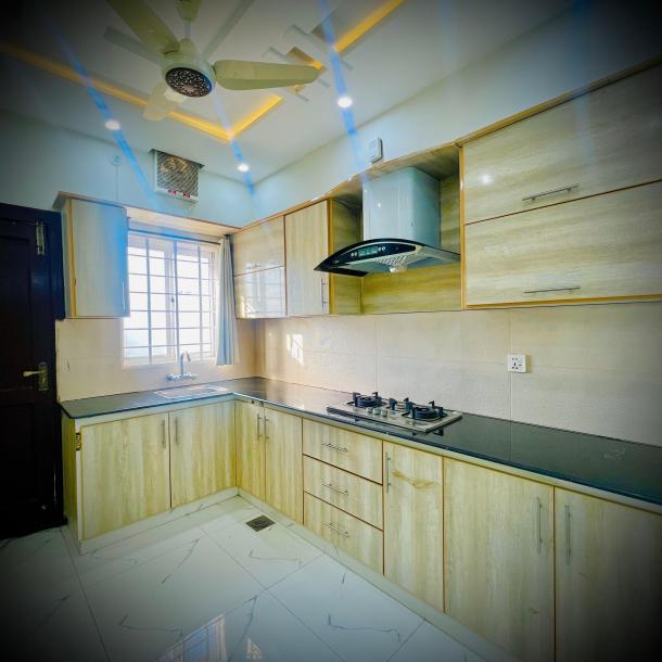Top Location 10 Marla House Available For Sale In Bahria Town Rawalpindi-12