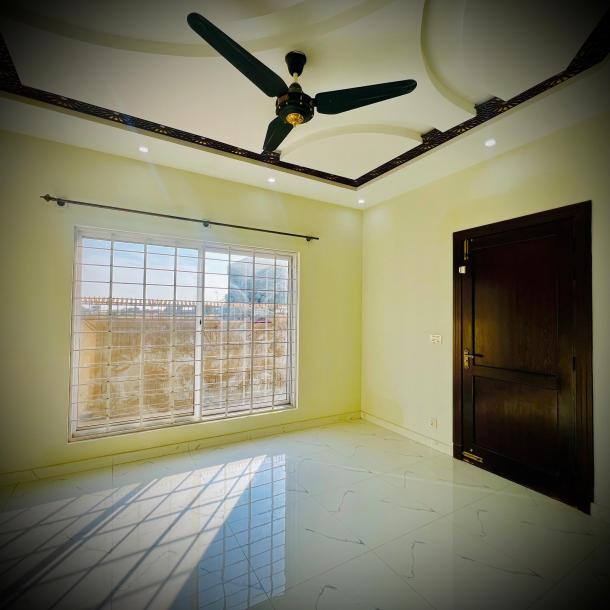 Top Location 10 Marla House Available For Sale In Bahria Town Rawalpindi-5