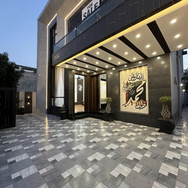 Luxurious 10 Marla House Available For Sale In Bahria Town Lahore-2