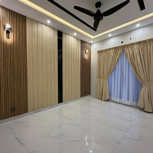 Luxurious 10 Marla House Available For Sale In Bahria Town Lahore-11
