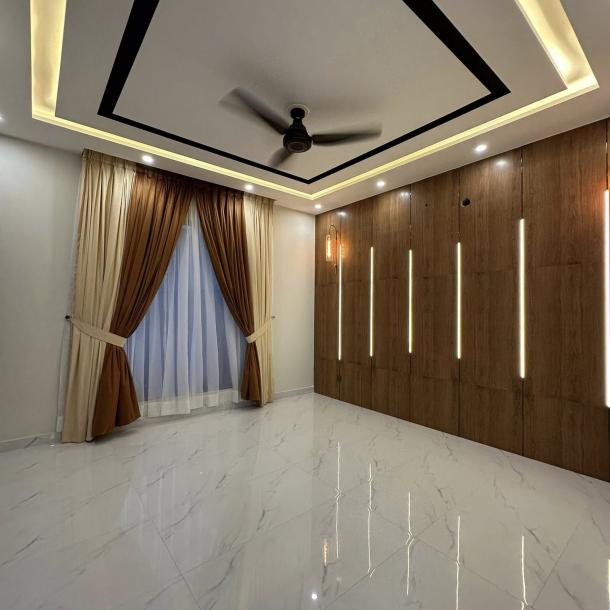 Luxurious 10 Marla House Available For Sale In Bahria Town Lahore-7