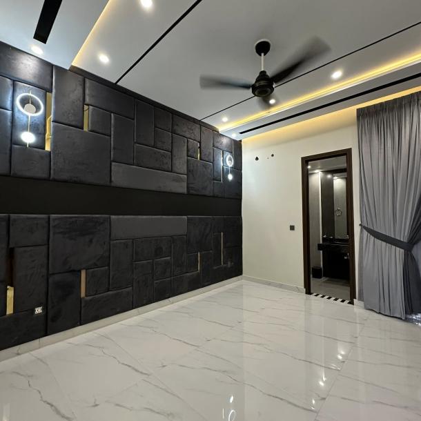 Luxurious 10 Marla House Available For Sale In Bahria Town Lahore-9