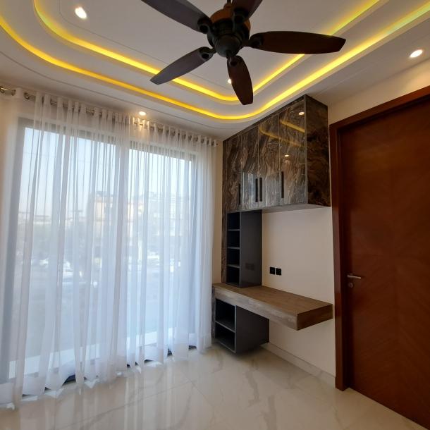 Slightly used 1 Kanal Bungalow Available For Sale In DHA Lahore Phase 3-7