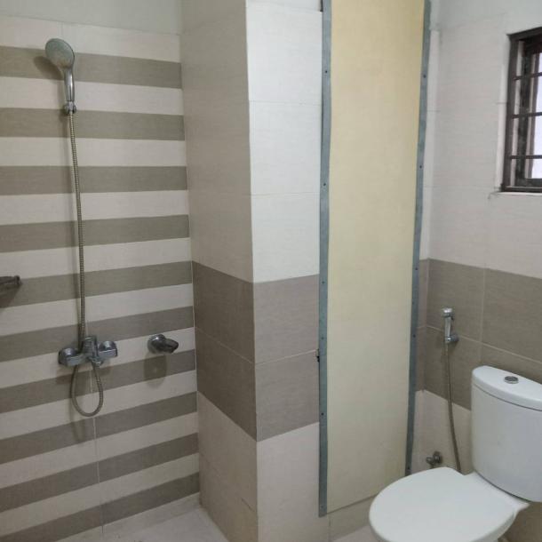 Top Location Affordable Price 3 Bedrooms Apartment Available For Sale In Askari 11-8