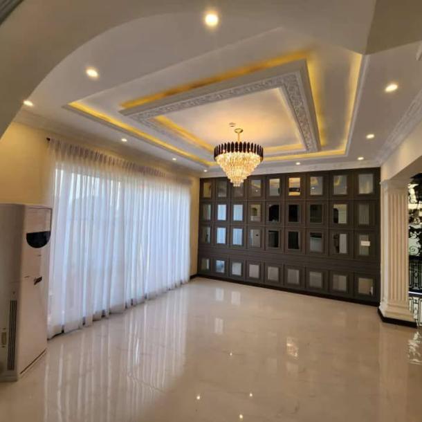 Well Maintained Luxurious 1 Kanal House Available For Sale In DHA Lahore Phase 7-13