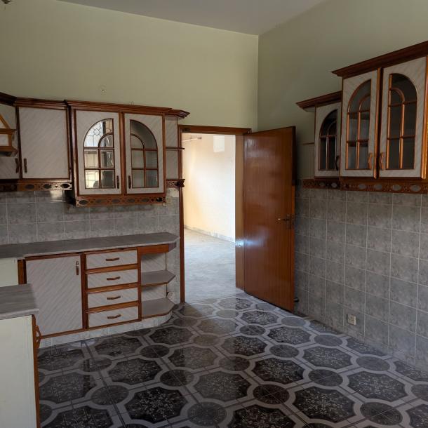 DHA Phase 1 Beautiful 1 Kanal Upper Portion Available For Rent-3