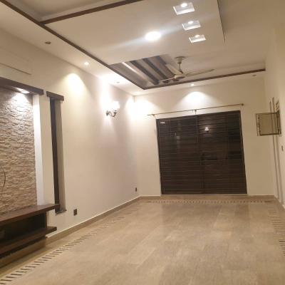 Elegant 1 Kanal Fully Maintained Super Hot Location Bungalow Available For Rent