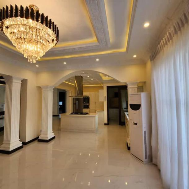 Well Maintained Luxurious 1 Kanal House Available For Sale In DHA Lahore Phase 7-10