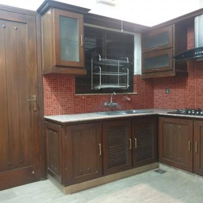 Elegant 1 Kanal Fully Maintained Super Hot Location Bungalow Available For Rent