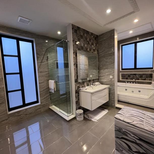 Luxury 1 Kanal House Available For Sale In DHA Lahore Phase 6 Block E-3