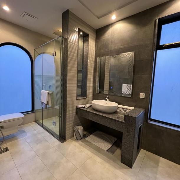 Luxury 1 Kanal House Available For Sale In DHA Lahore Phase 6 Block E-14