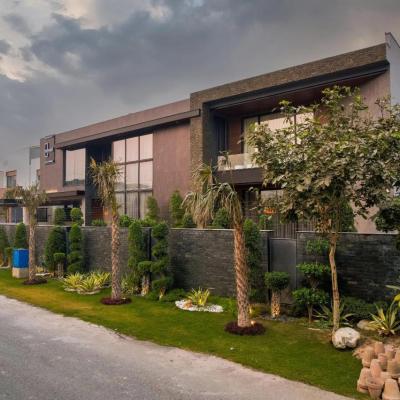 Beautiful Luxurious 2 Kanal House Available For Sale In DHA Lahore Phase 6