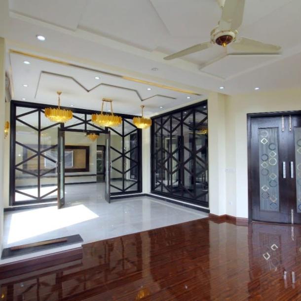 Classical Design 1 Kanal House Availabel For Sale In DHA Lahore Phase 6-6
