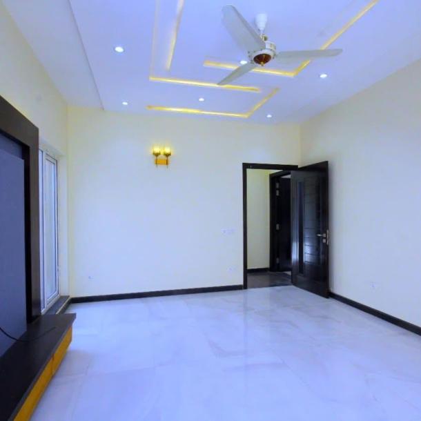 Classical Design 1 Kanal House Availabel For Sale In DHA Lahore Phase 6-18