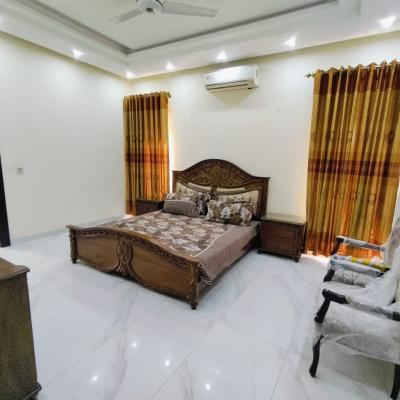 Luxurious 1 Kanal Top Location House Available For Rent In DHA Lahore Phase 8