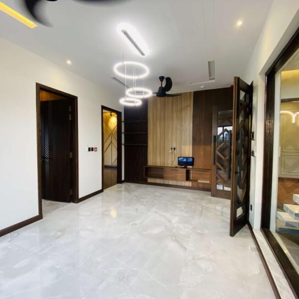 Beautiful Luxurious 10 Marla House Available For Sale In DHA Lahore Phase 7-11