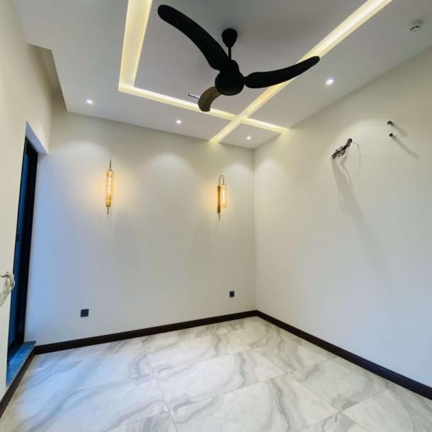 Beautiful Luxurious 10 Marla House Available For Sale In DHA Lahore Phase 7-2