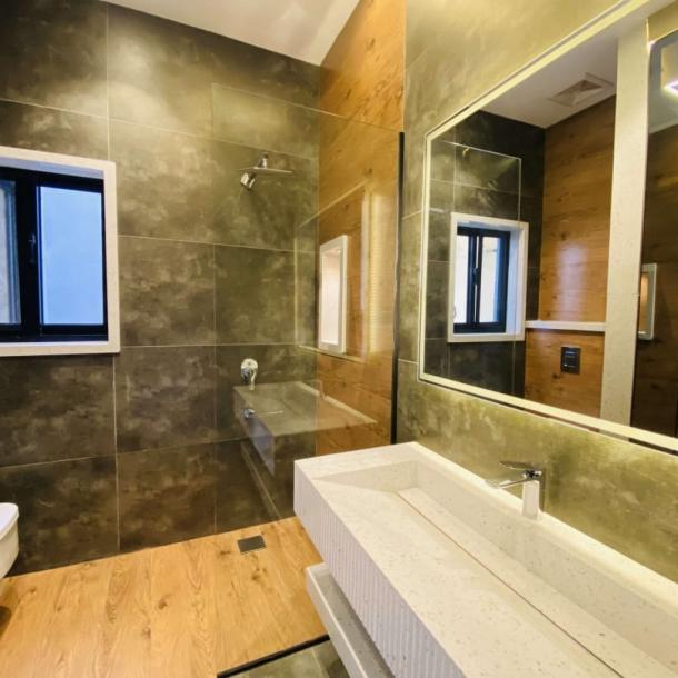 Beautiful Luxurious 10 Marla House Available For Sale In DHA Lahore Phase 7-28