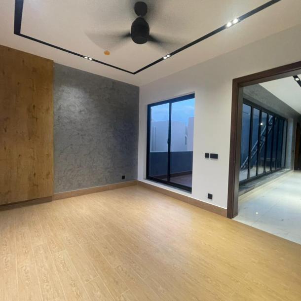 Luxurious 10 Marla House Availbale For Sale In DHA Lahore Phase 7-2