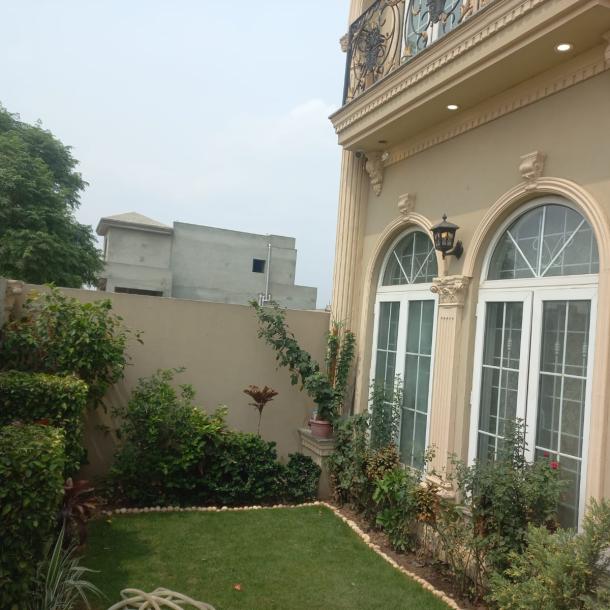Clssical Style 10 Marla Beautiful House For Sale In DHA Phase 7 Lahore Pakistan-3