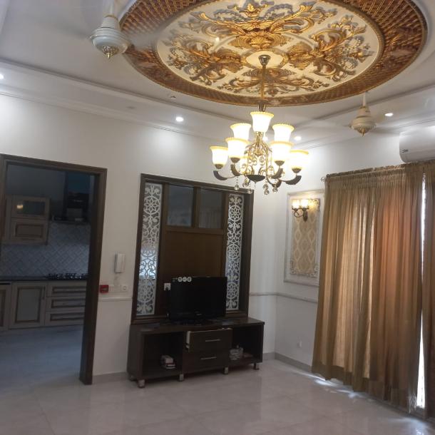 Clssical Style 10 Marla Beautiful House For Sale In DHA Phase 7 Lahore Pakistan-27