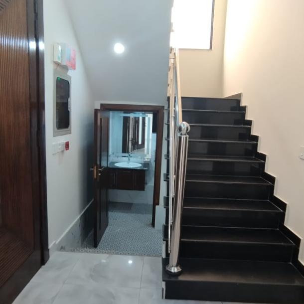 Prime Location Classical Design 10 Marla House For Sale in DHA Phase 7 Lahore Pakistan-1