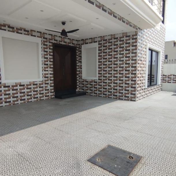 Prime Location Classical Design 10 Marla House For Sale in DHA Phase 7 Lahore Pakistan-8