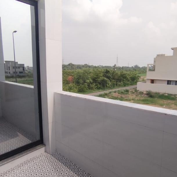 Prime Location Classical Design 10 Marla House For Sale in DHA Phase 7 Lahore Pakistan-14