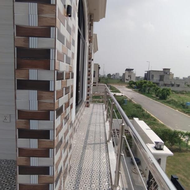 Prime Location Classical Design 10 Marla House For Sale in DHA Phase 7 Lahore Pakistan-23
