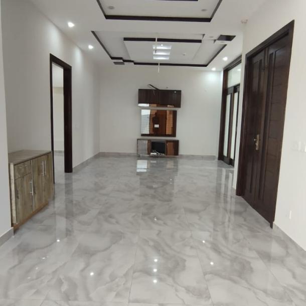 Prime Location Classical Design 10 Marla House For Sale in DHA Phase 7 Lahore Pakistan-20