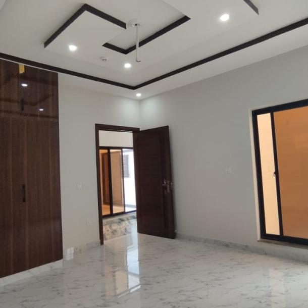 Prime Location Classical Design 10 Marla House For Sale in DHA Phase 7 Lahore Pakistan-25