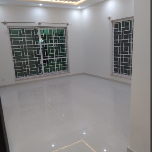 Corner 11 Marla Beautiful Upper Portion Available For Rent In Bahria Town Rawalpindi-6