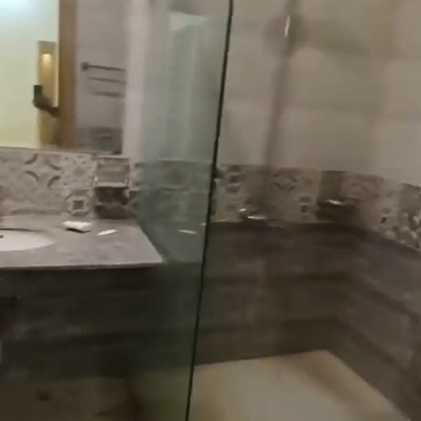 Luxury 1 Kanal Prime Location House Available For Rent In DHA Lahore-8