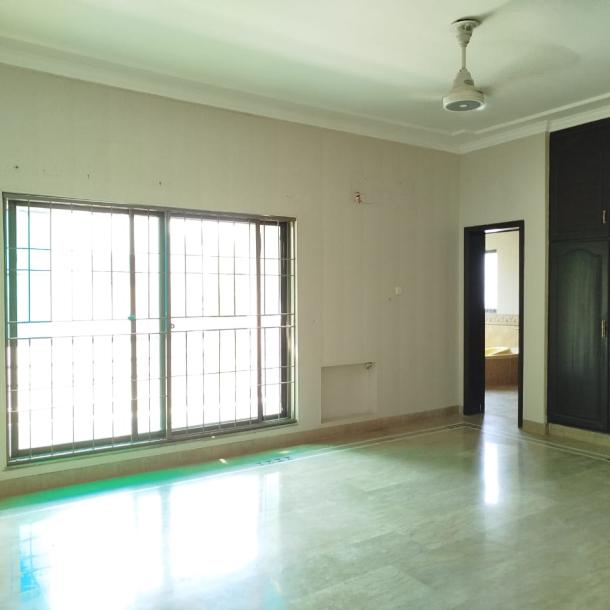 Beautiful Location Best 1 Kanal Upper Portion For Rent In DHA Lahore-1