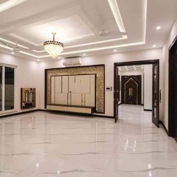 Luxury 1 Kanal Full House Available For Rent In DHA Lahore Phase 7 Block R-2