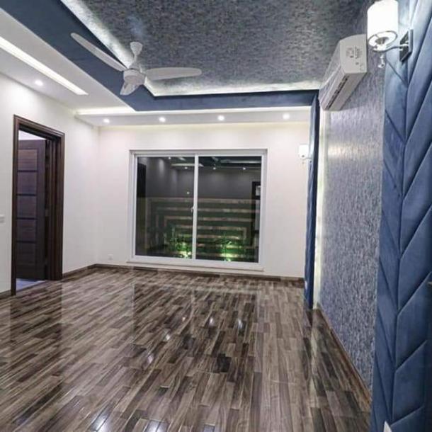 Luxury 1 Kanal Full House Available For Rent In DHA Lahore Phase 7 Block R-4