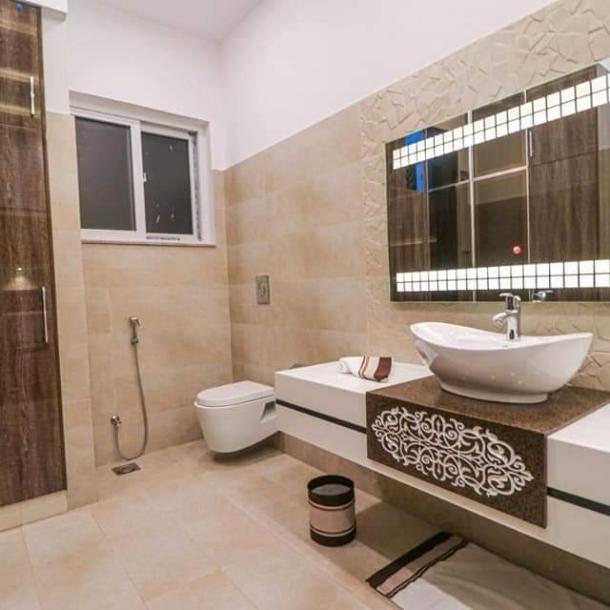 Best Location 1 Kanal Full House Available For Rent In DHA 7-6