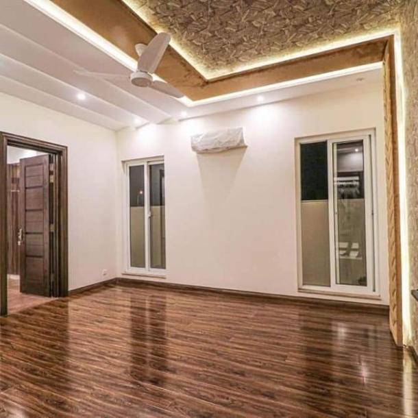 3 Bedroom 1 Kanal Top Location Upper Portion For Rent In DHA Lahore Phase 1-1
