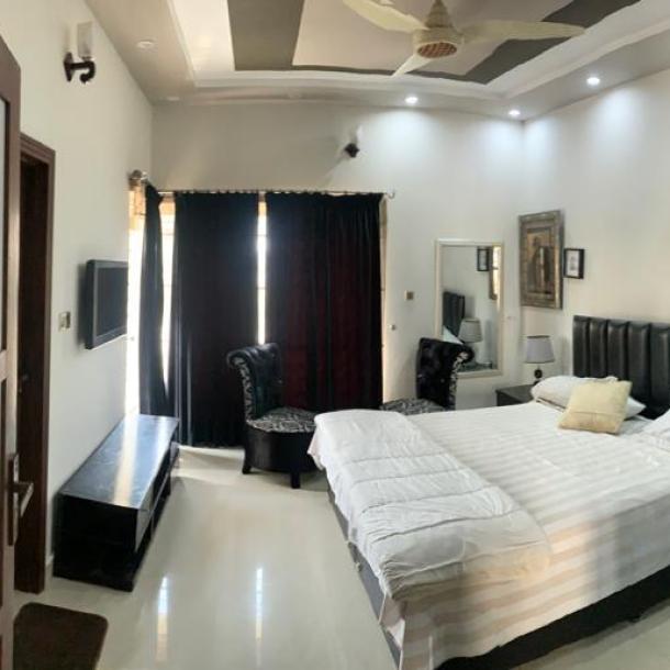 Low Price 1 Kanal House Available For Sale In DHA Lahore Phase 4-4