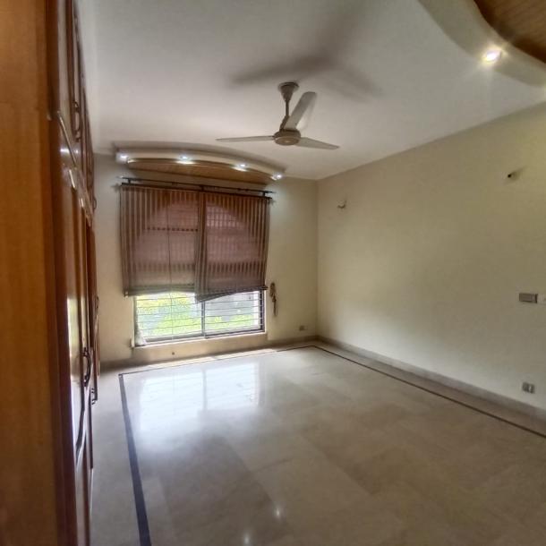 Peaceful Place 1 Kanal Non Furnished Upper Portion Available For Rent In DHA Lahore Phase 3 Block X-3