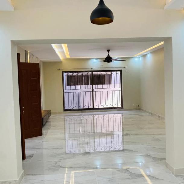 Luxury 10 Marla Brand New House Available For Rent In Askari 10-4