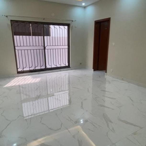 Luxury 10 Marla Brand New House Available For Rent In Askari 10-2
