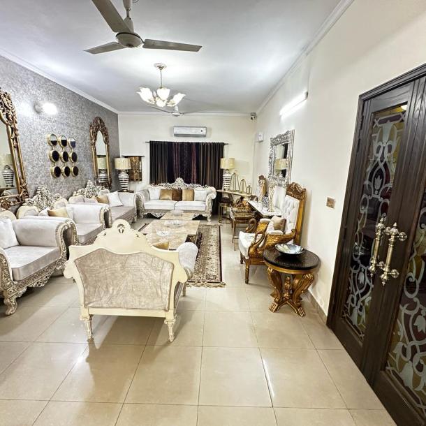 Luxury 10 Marla Corner Full House With Basement Available For Rent In Askari 10-5