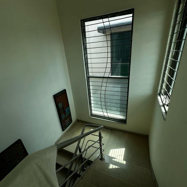 Luxury 10 Marla Corner Full House With Basement Available For Rent In Askari 10-10