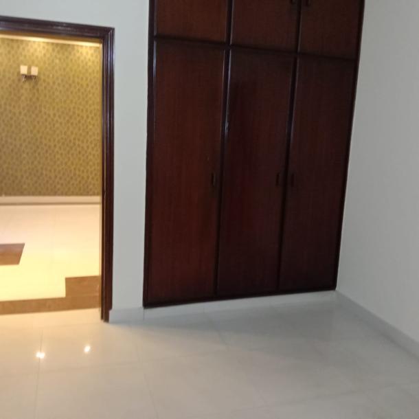 Beautiful 1 Kanal Used House Available For Sale In DHA Lahore Phase 3 Block Z-8
