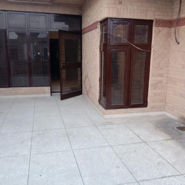 Beautiful 1 Kanal Used House Available For Sale In DHA Lahore Phase 3 Block Z-6