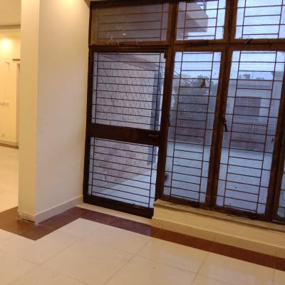 Beautiful 1 Kanal Used House Available For Sale In DHA Lahore Phase 3 Block Z