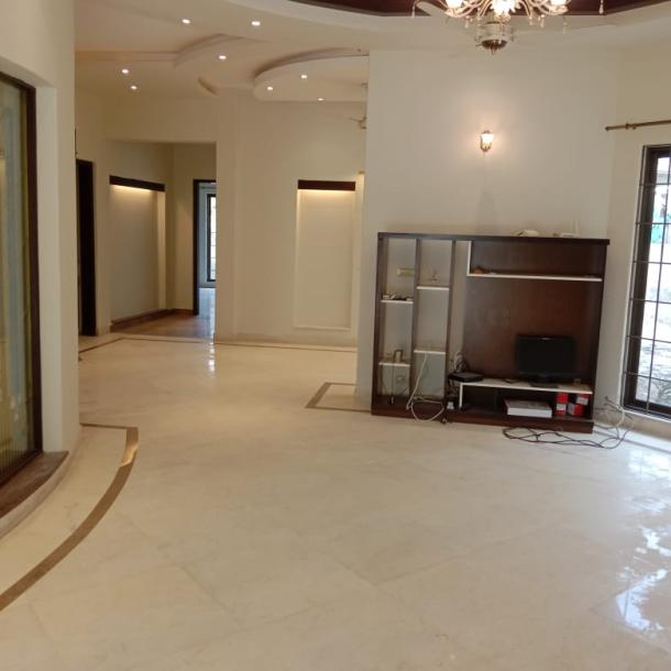 Top Location 1 Kanal House Available For Sale In DHA Lahore Phase 4 Block DD-4